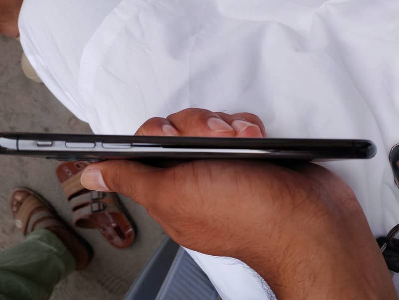 Apple iPhone 11 Pro Max 2