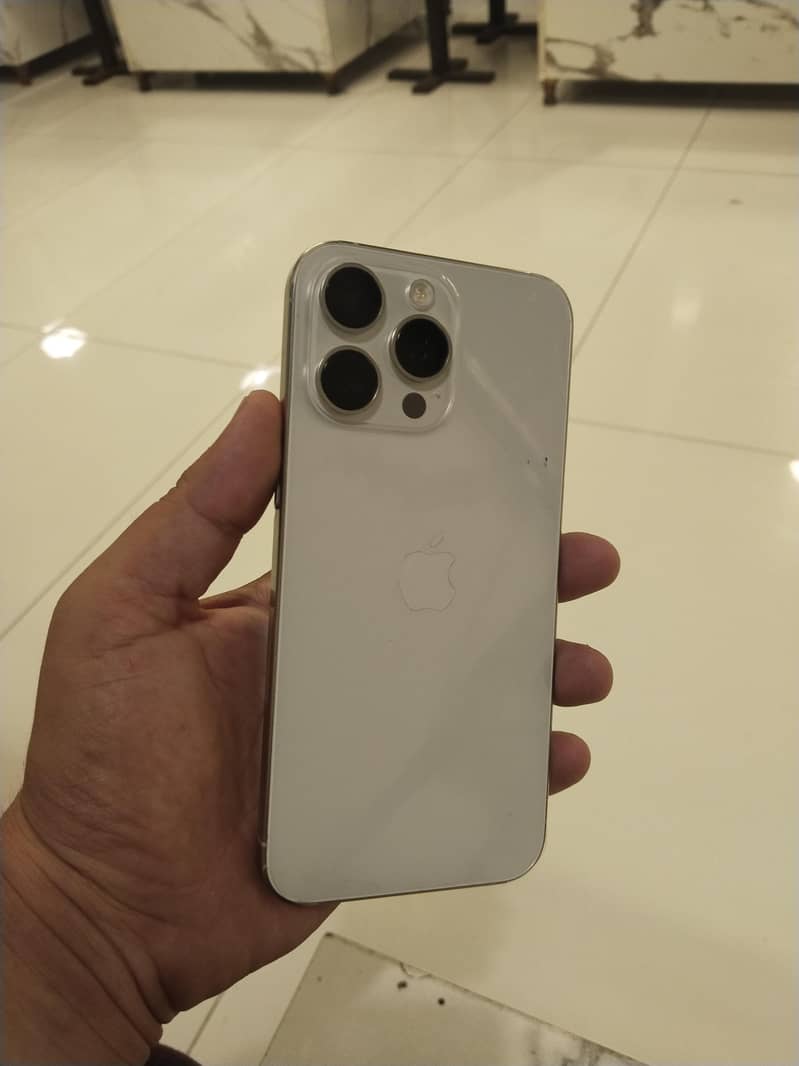 Apple iPhone 15 Pro Max 5