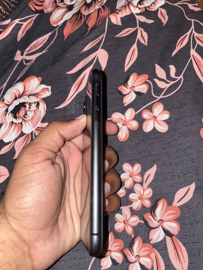 Apple iPhone 11 1