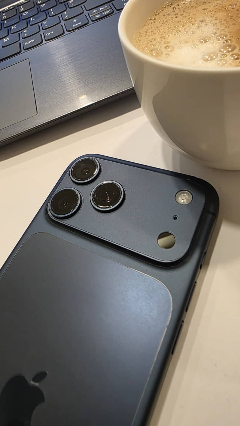 Apple iPhone 17 Pro Max 2