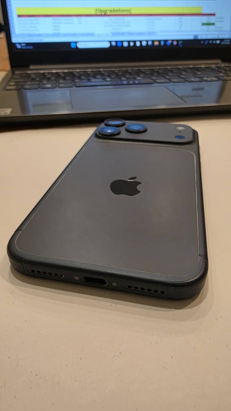 Apple iPhone 17 Pro Max 8