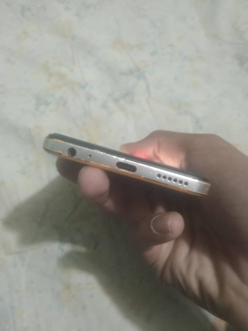 Tecno Spark 10C 4