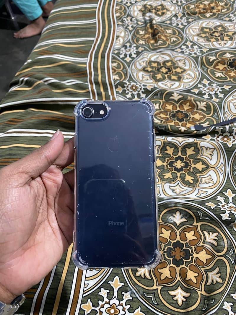 Apple iPhone 7 0