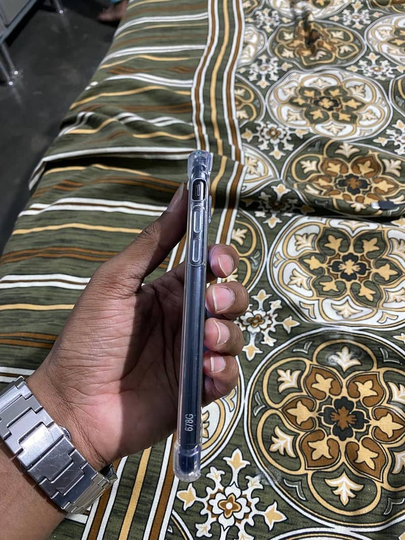 Apple iPhone 7 2