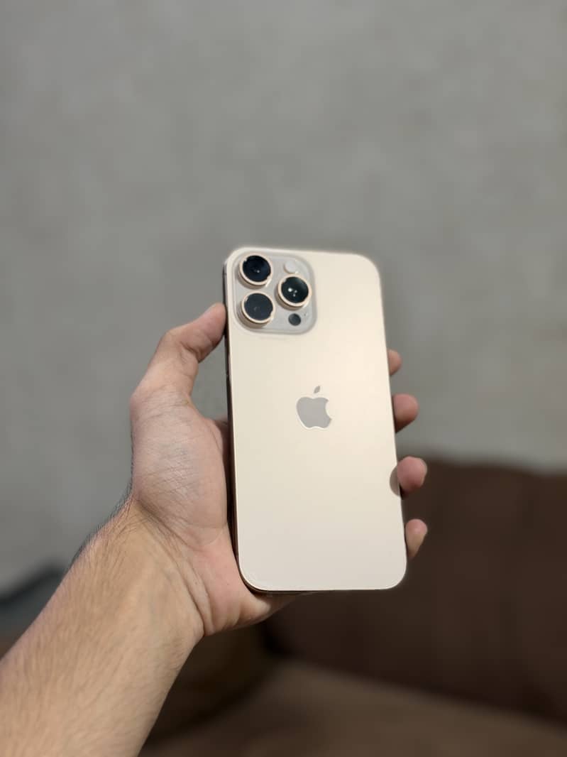 Apple iPhone 16 Pro Max 3