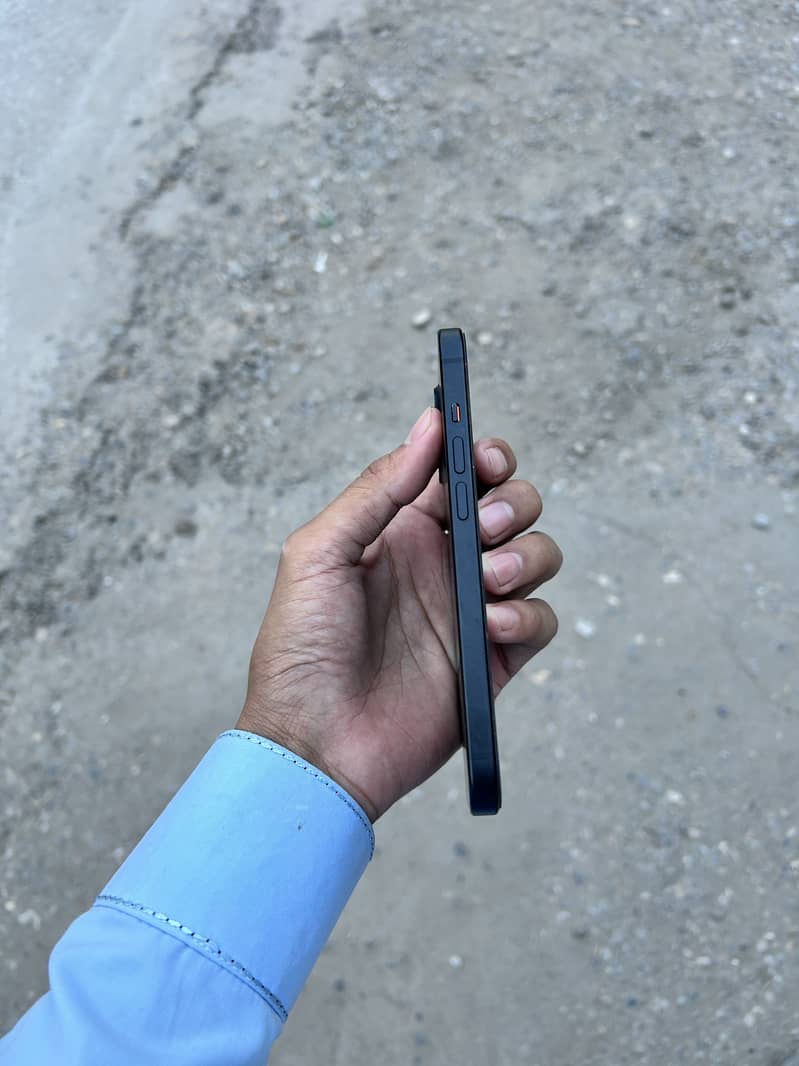 Apple iPhone 15 5