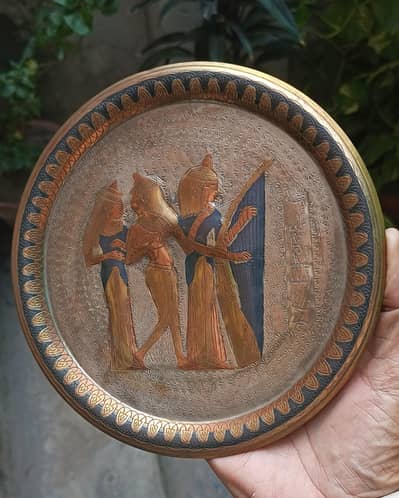 Imported Wall Hanging Plates and Showpiece.