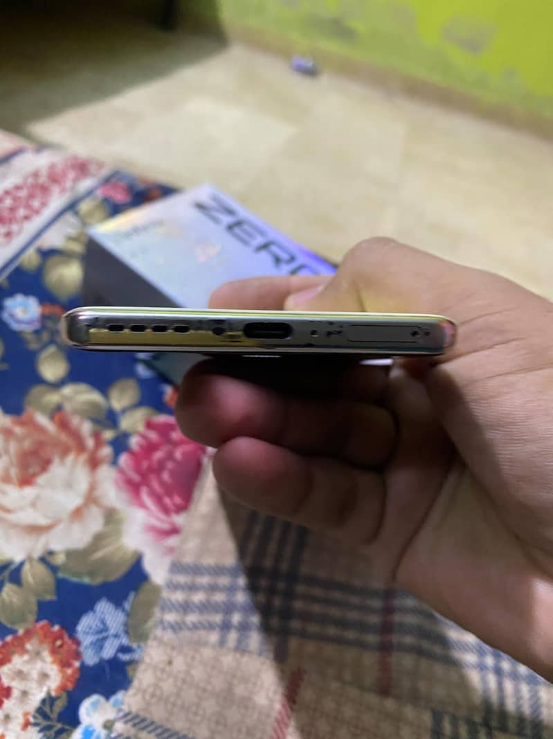 Infinix Zero 30 3