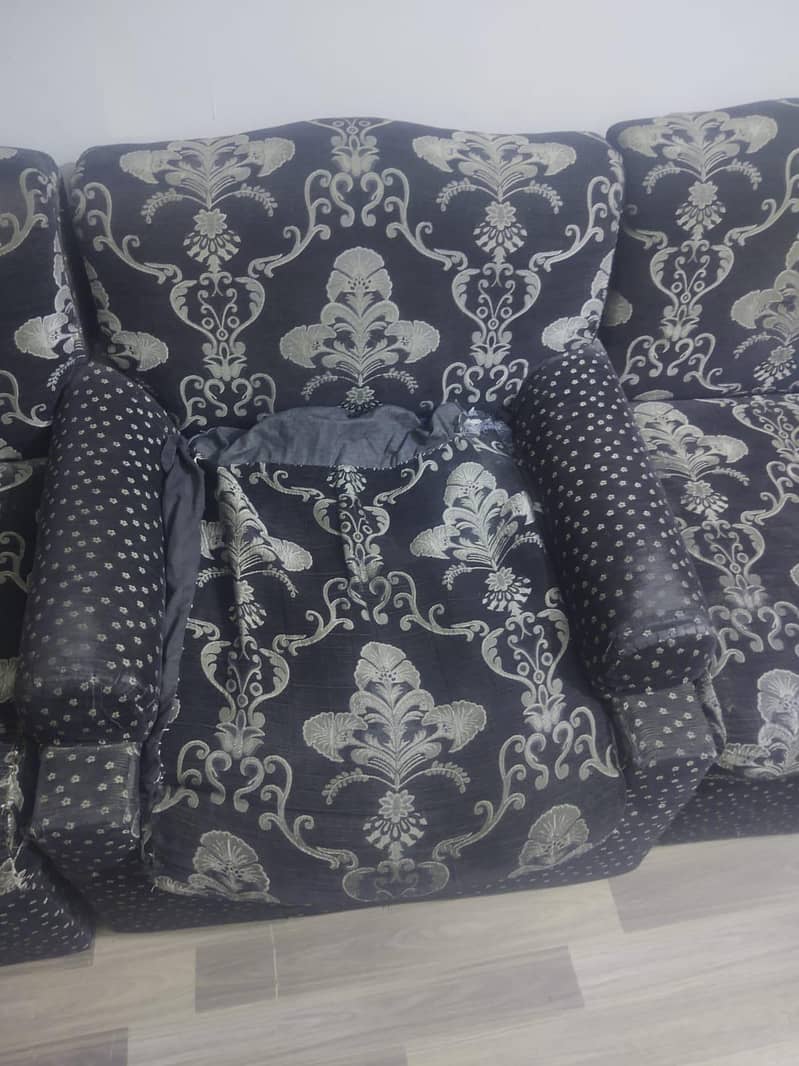 Black L-shapped sofas 2