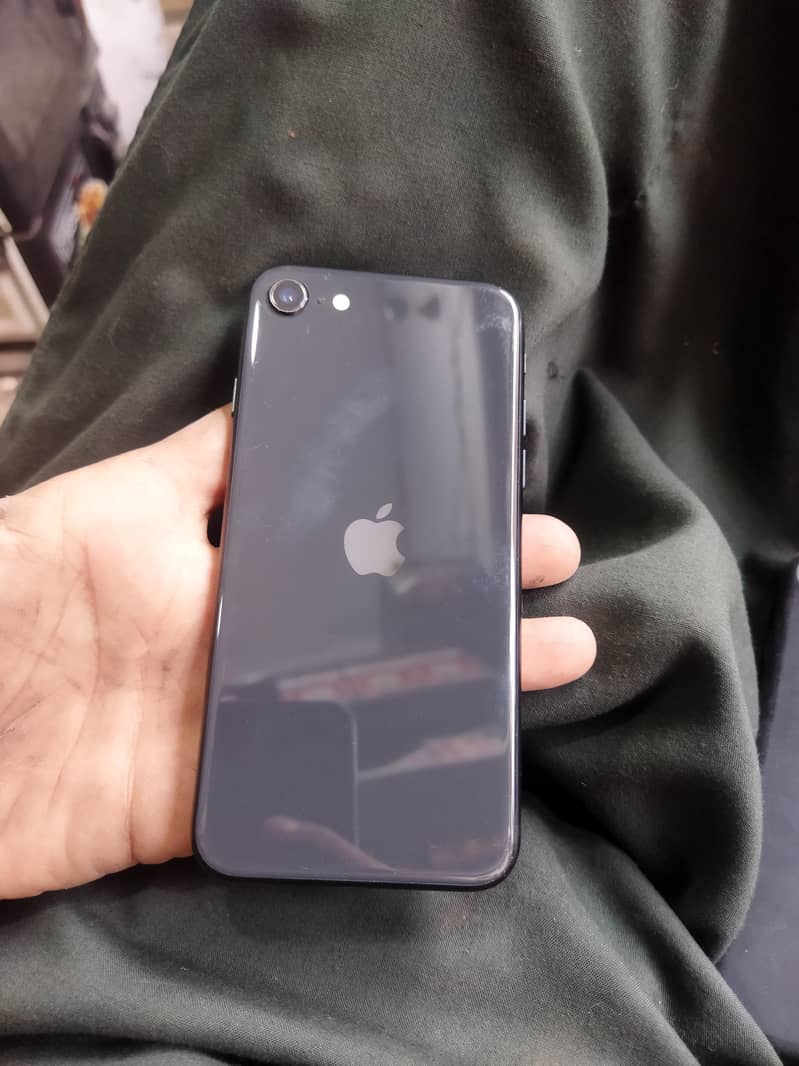 Apple iPhone SE 7