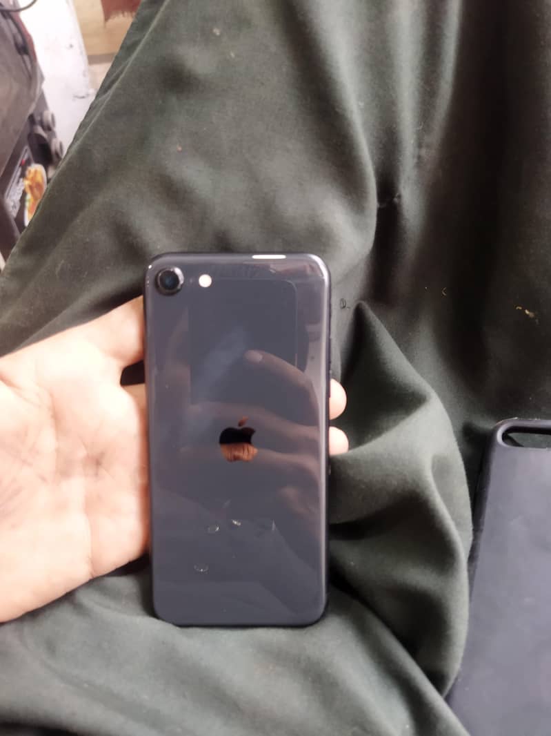 Apple iPhone SE 8