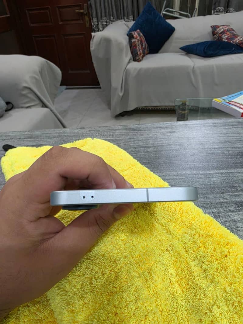 Samsung Mobile A57 8