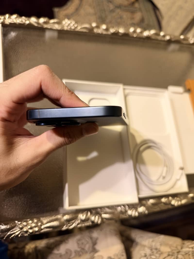 Apple iPhone 15 Pro Max 5