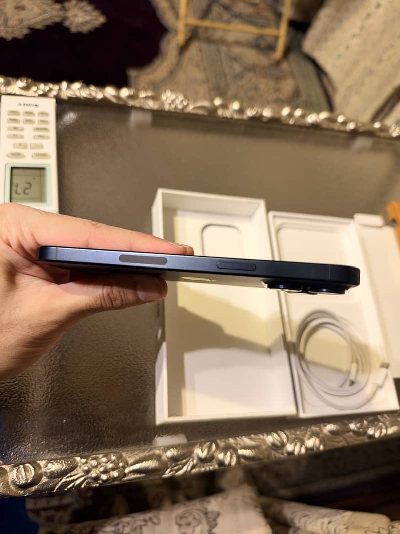 Apple iPhone 15 Pro Max 6