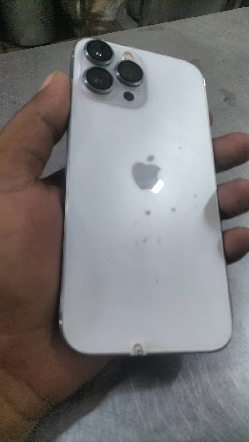 Apple iPhone 13 Pro Max 3