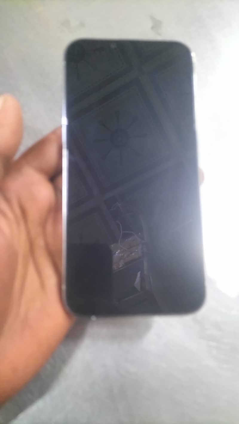 Apple iPhone 13 Pro Max 4