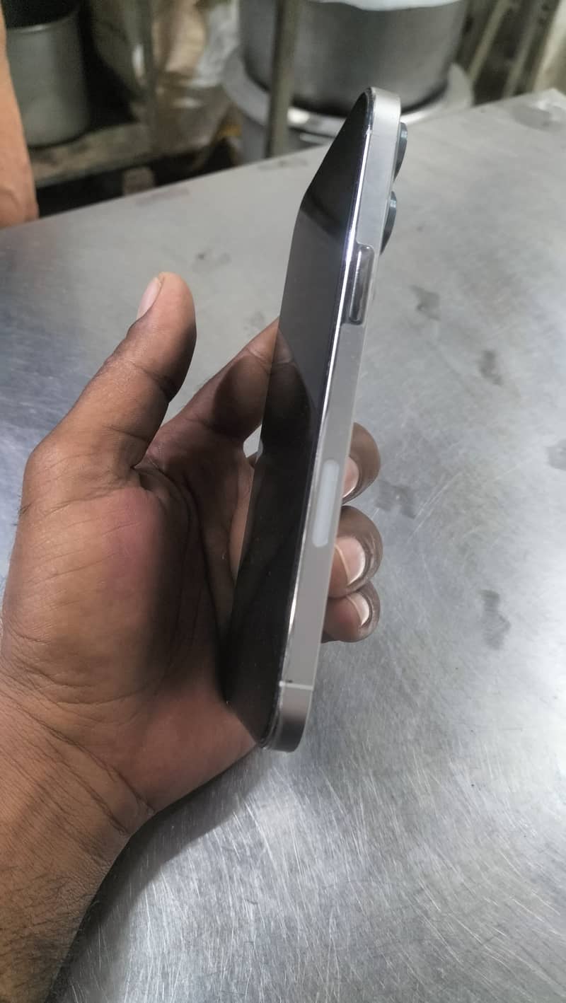 Apple iPhone 13 Pro Max 5