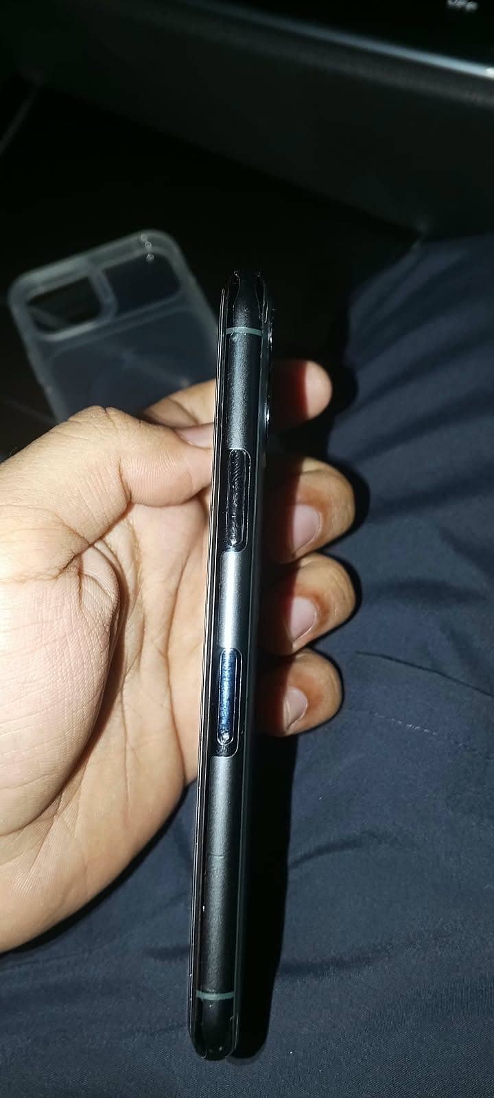 Apple iPhone 11 Pro 4
