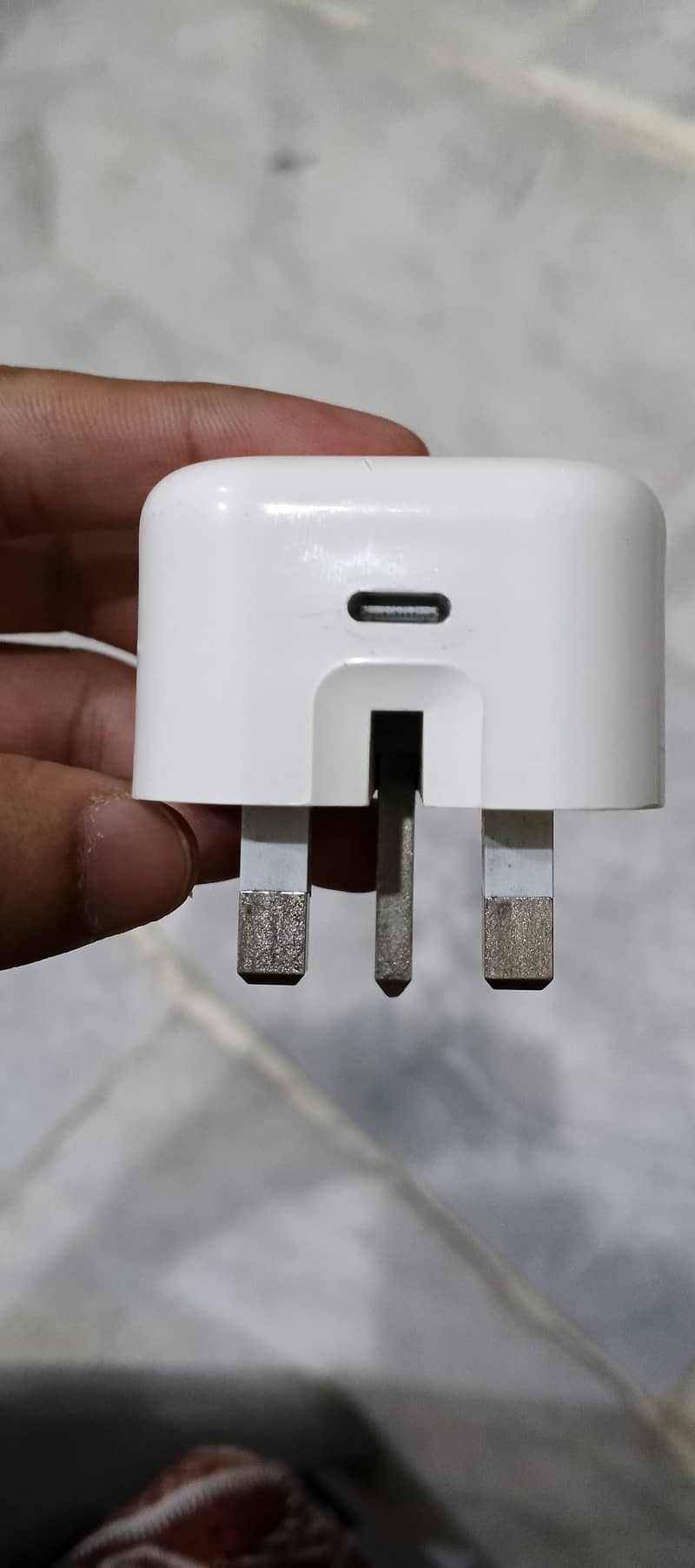 Apple Charger 1
