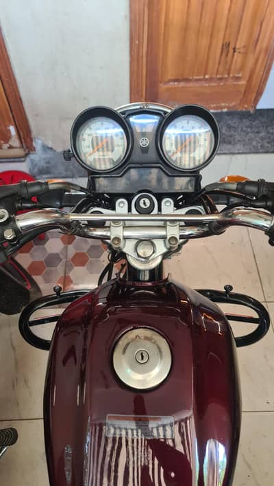 YAMAHA YB 125Z