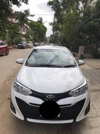 Toyota Yaris GLi 1.3 Manual – Super White | Company Maintained