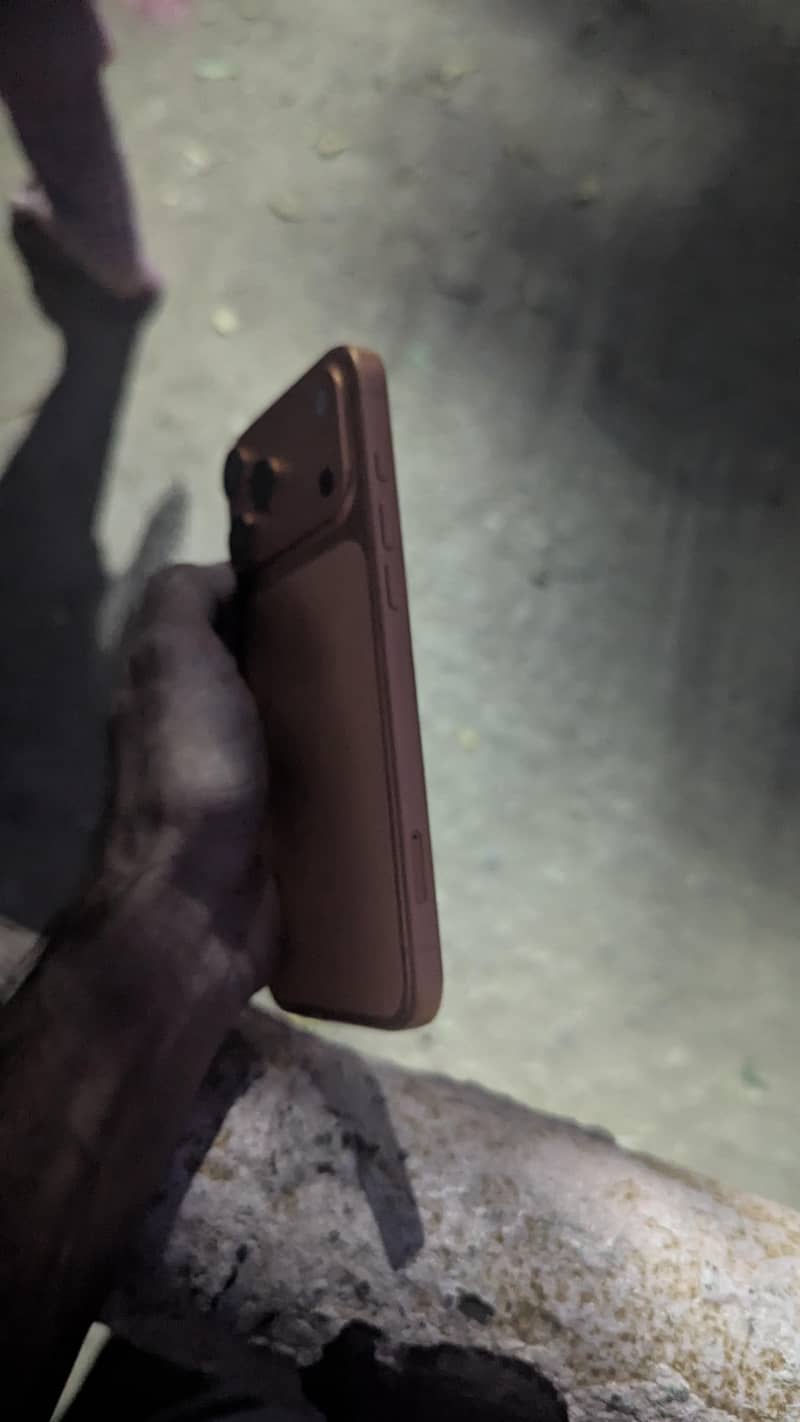 Apple iPhone 17 Pro Max 5