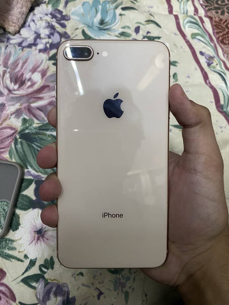 Apple iPhone 8 Plus 6