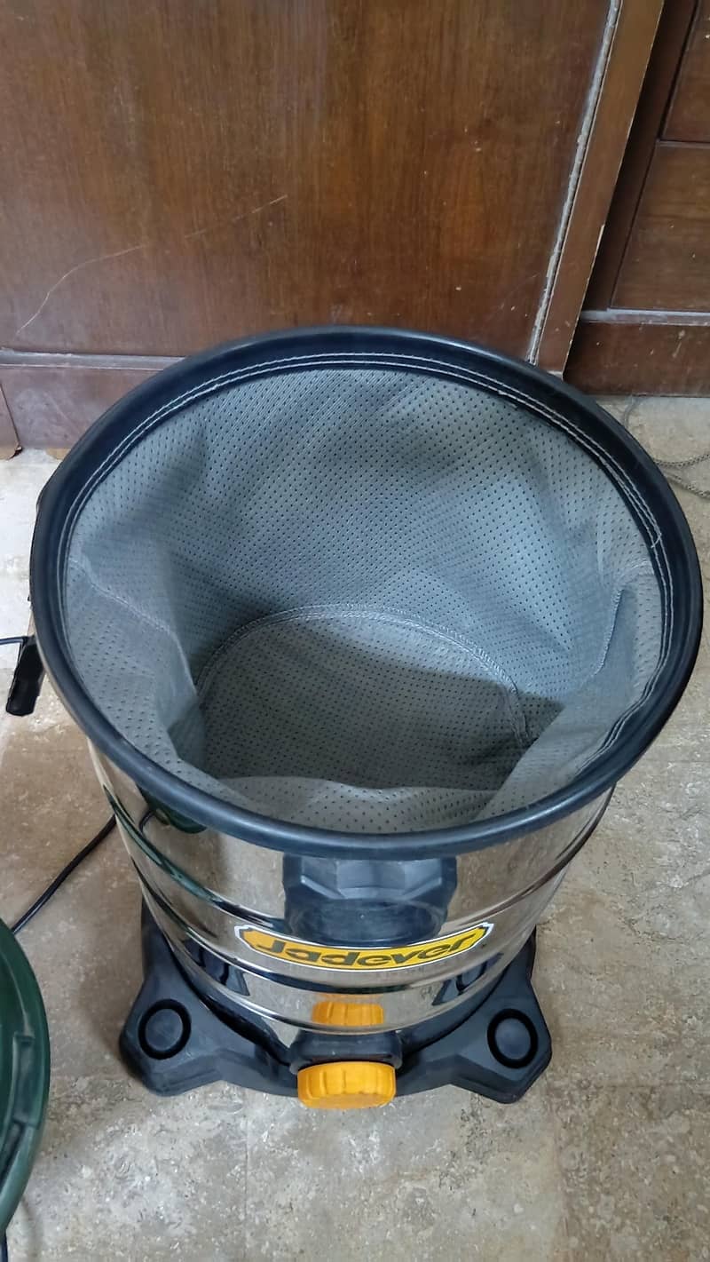 Vacuum Cleaner 16