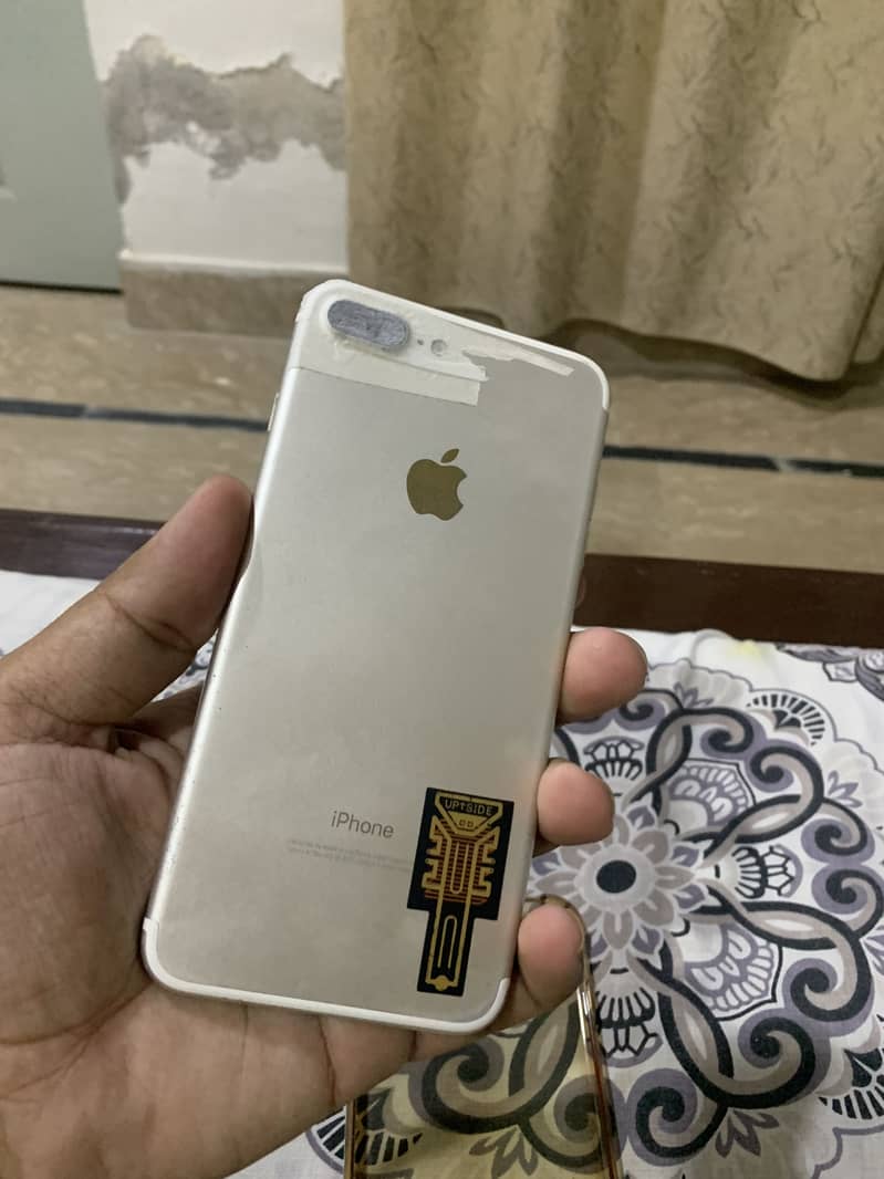 Apple iPhone 7 Plus 4
