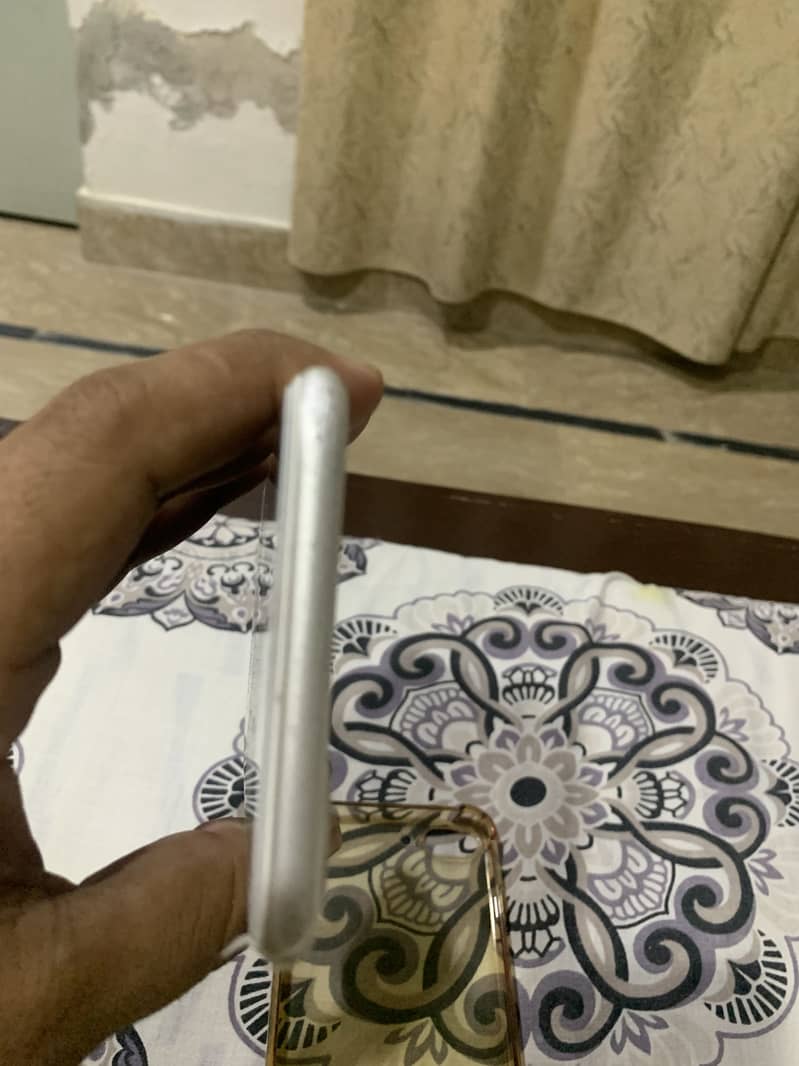 Apple iPhone 7 Plus 5