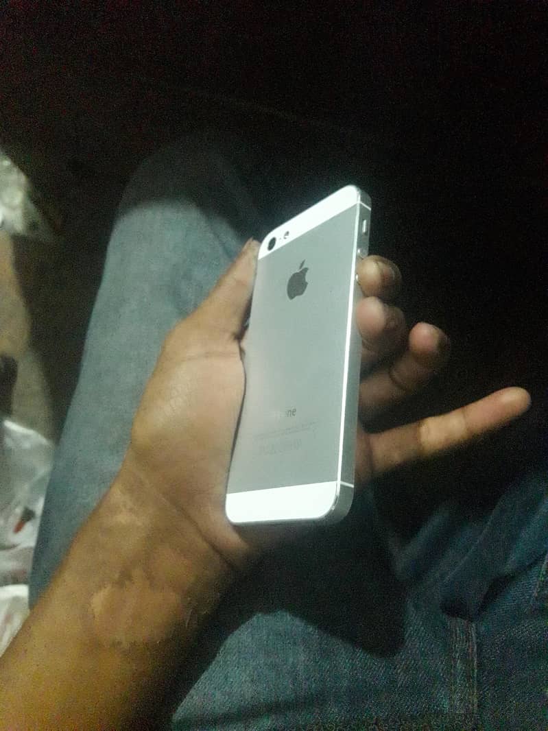 Apple iPhone 5 3