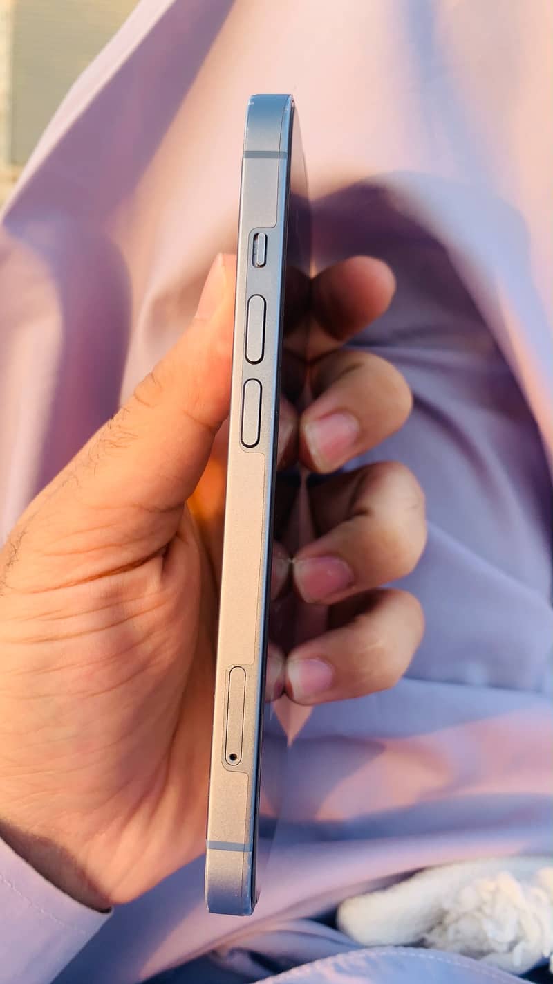 Apple iPhone 14 4