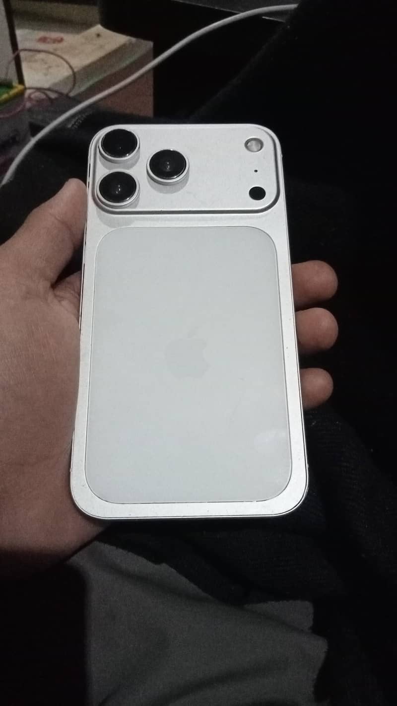 Apple iPhone XR 0