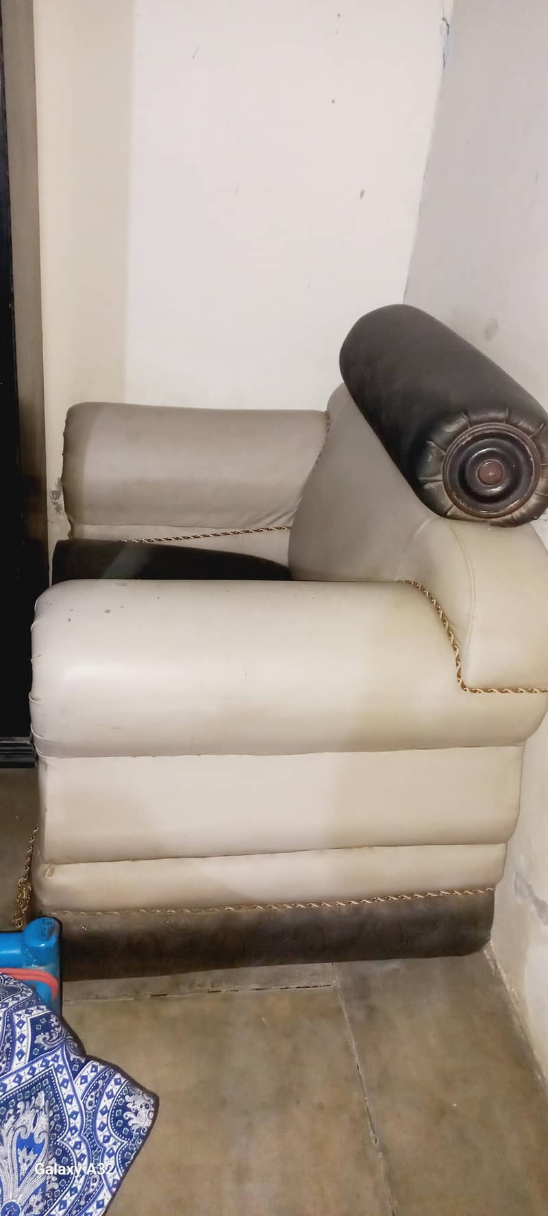 Sofa set 6 seater 4