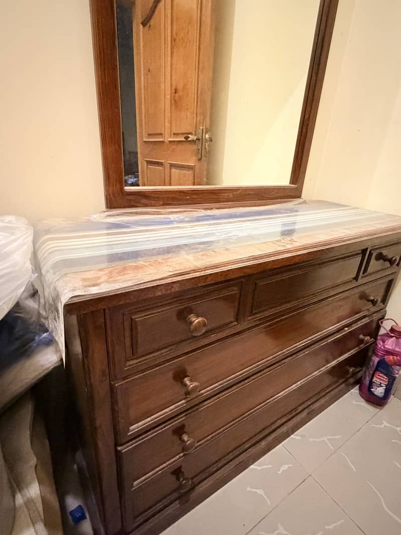 Dressing table 10/10 condition 2