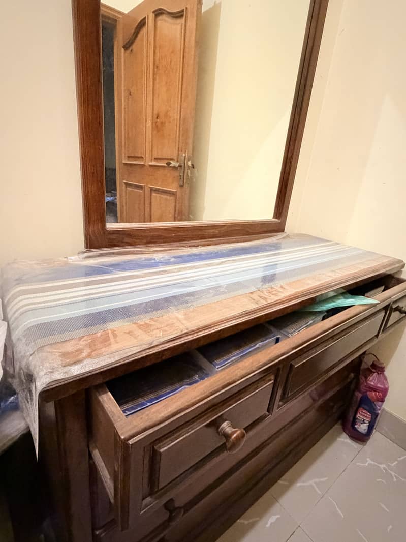 Dressing table 10/10 condition 3