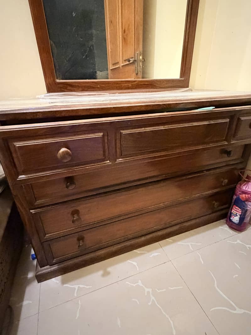 Dressing table 10/10 condition 4