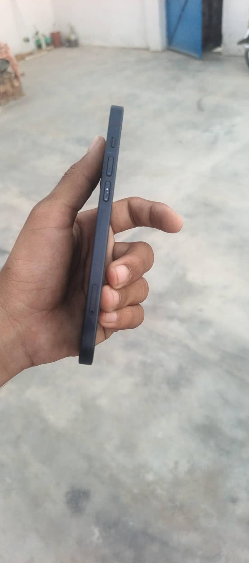 Apple iPhone 12 4