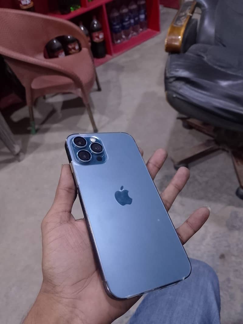Apple iPhone 12 Pro Max 3