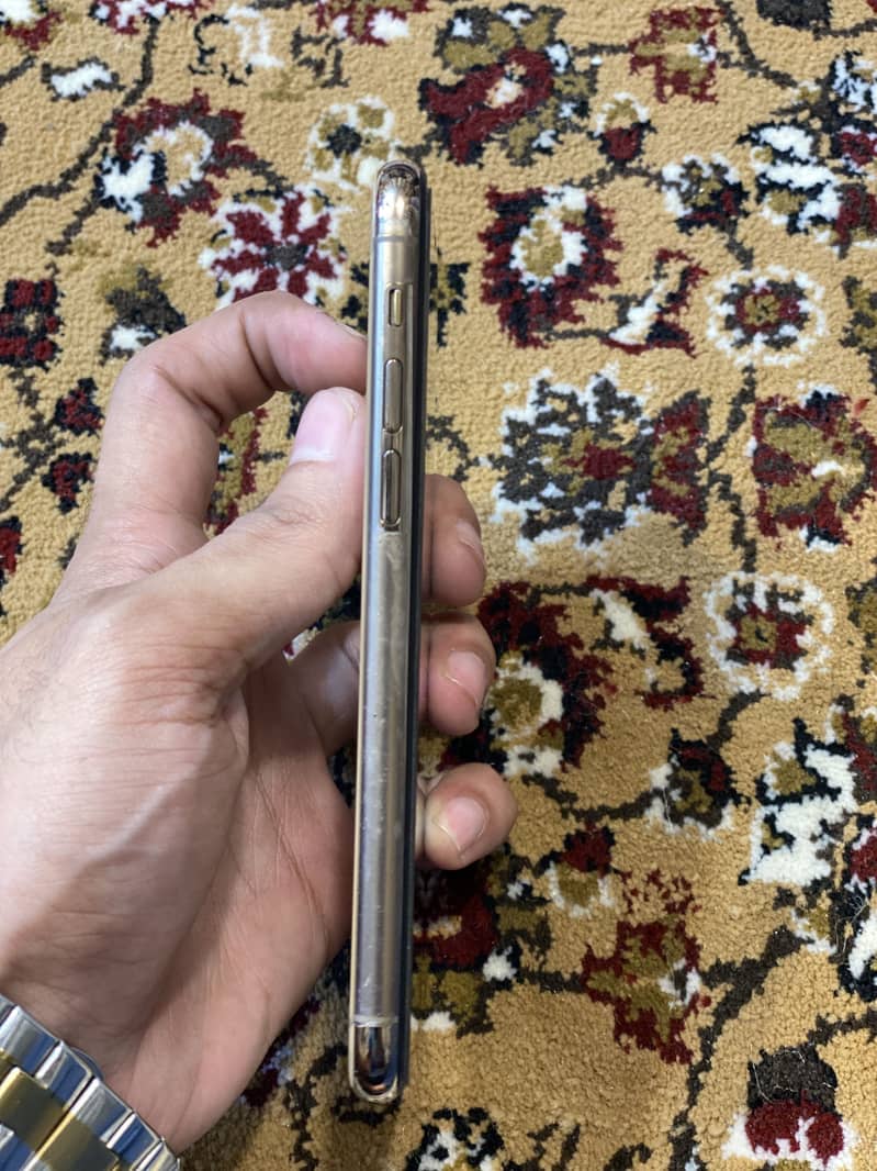 Apple iPhone 11 Pro 2