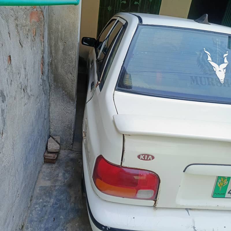 KIA Classic 2001 1