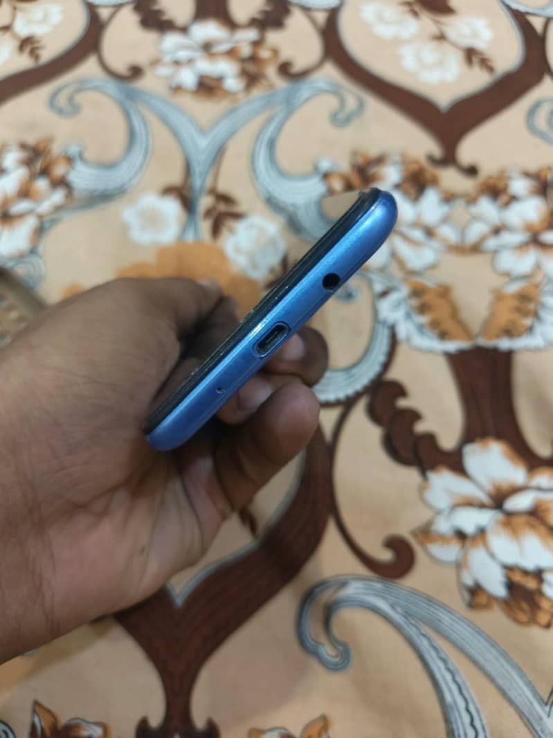 Tecno Pova 3