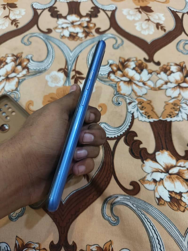 Tecno Pova 4