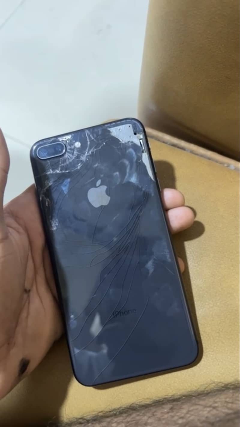 Apple iPhone 8 Plus 0