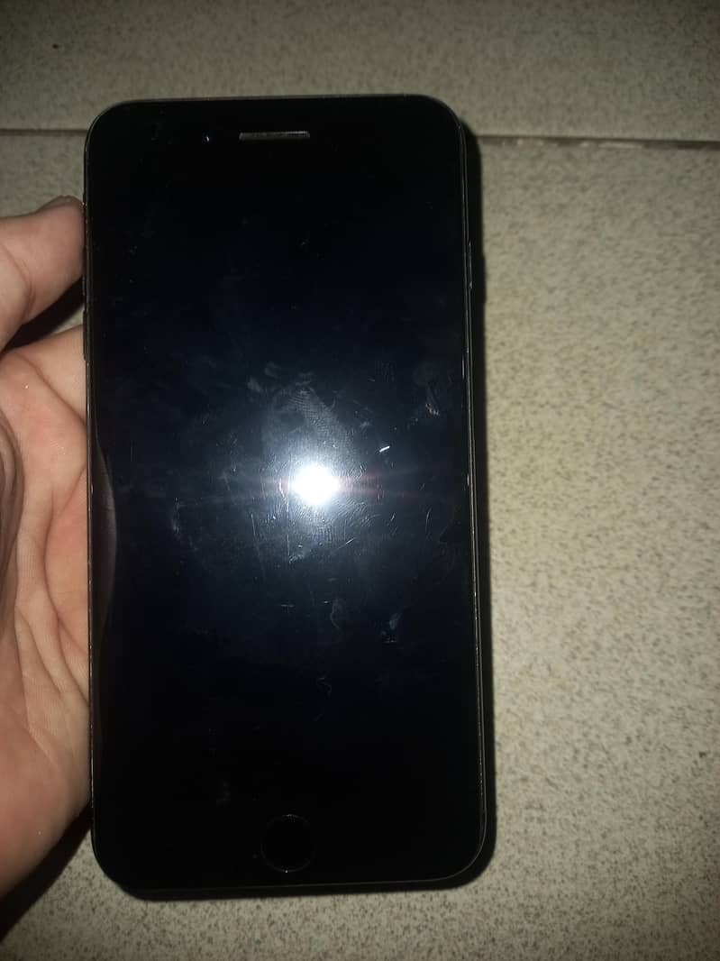 Apple iPhone 7 Plus 0