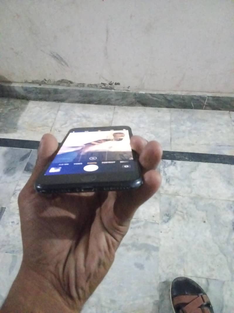 Apple iPhone 7 plus 2
