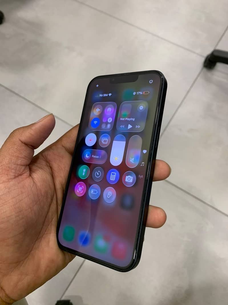 Apple iPhone 13 1