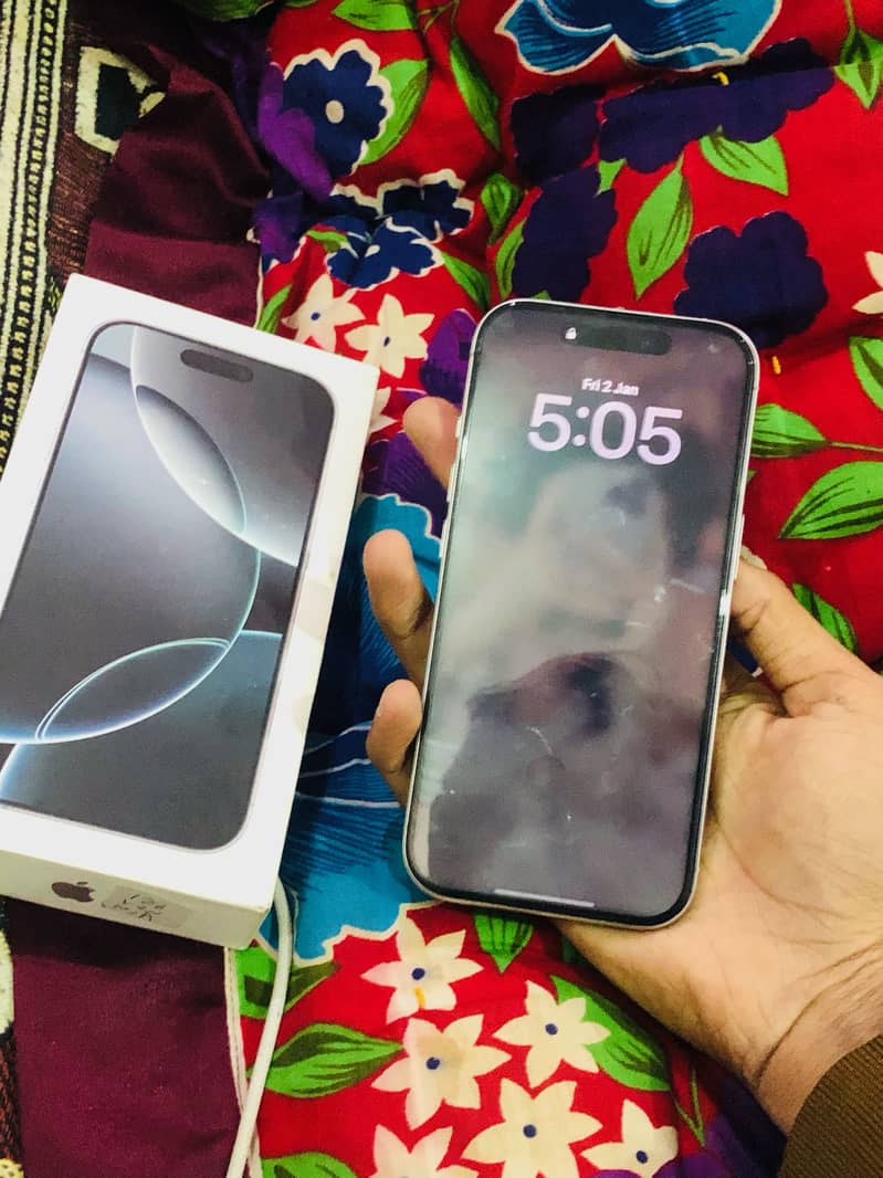 Apple iPhone 16 Pro 1