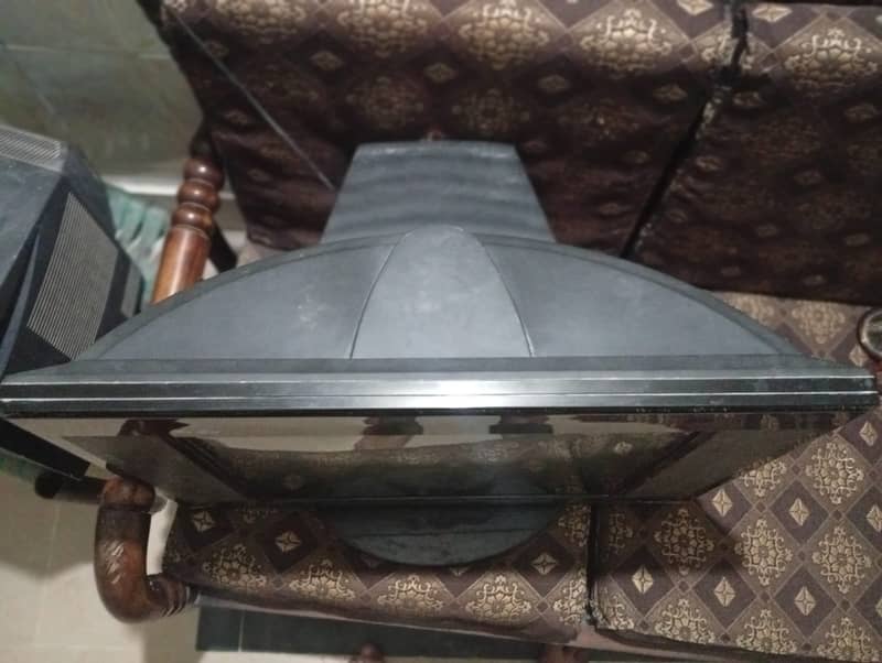 Tcl 32 inch tv 2