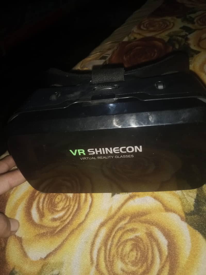VR Box With Remote - 3D Virtual Glasses - Good Condition 0